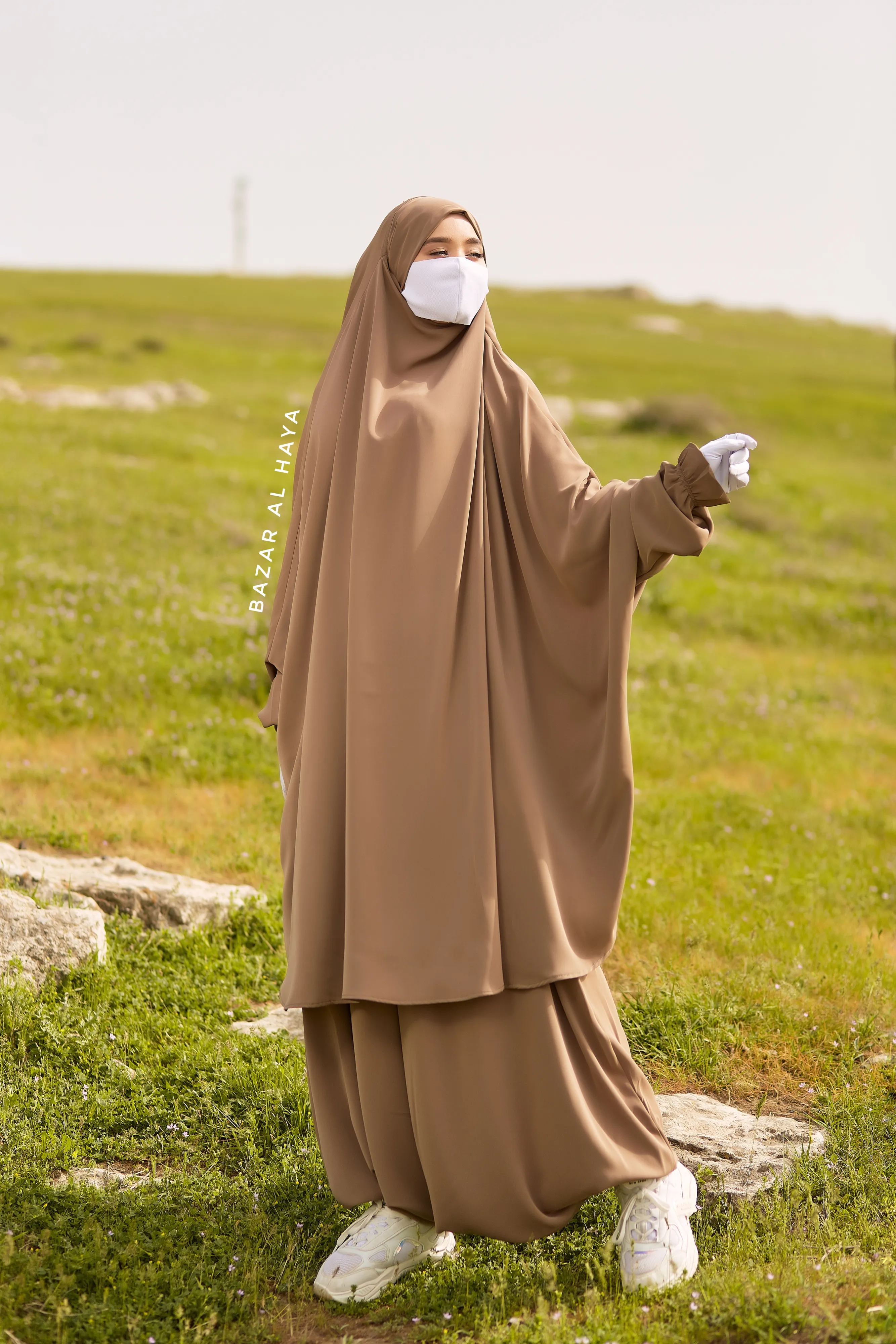 Almond Hafsa Two Piece Jilbab With Harem Pants - Athletic Shalwar